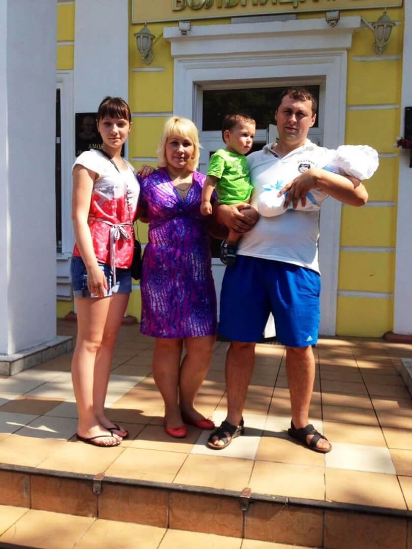 Александр и Алла Ануровы с детьми